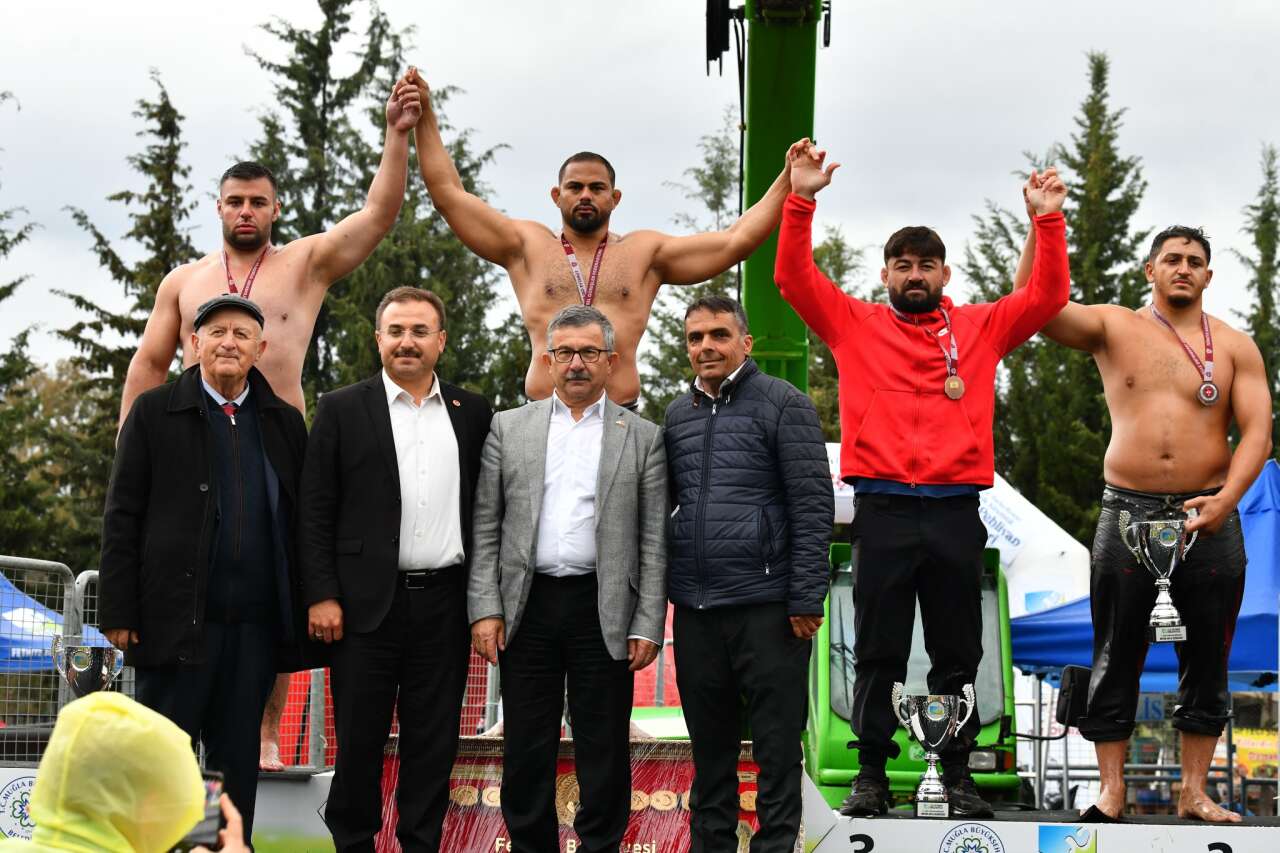 Fethiye’de Er Meydanı Şenlendi: Mustafa Kiremitli Güreşleri’nde Başpehlivan ve Ağa Belli Oldu 9
